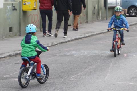 Quelle: Radlobby Hernals begegnungsradverkehr_graetzelfest_geblergasse.jpg