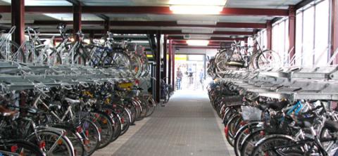 bremen-hbf-fahrradstation.jpg