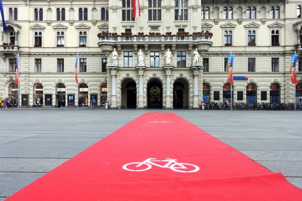 Roter Teppich vor dem Grazer Rathaus