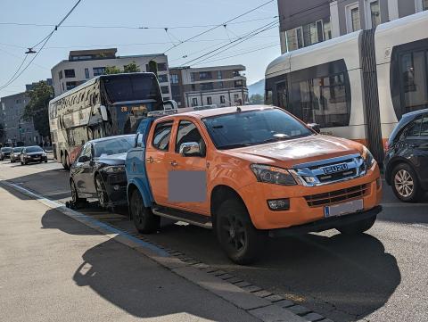 linz-abschlepper-busspur-radspur-ferihumerstrasse.jpg