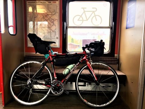 Mit Dem Fahrrad Unterwegs Im Ice