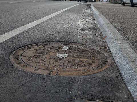 radlobby-linz-b126-leonfeldner-str-asphaltkeil-weg.jpg