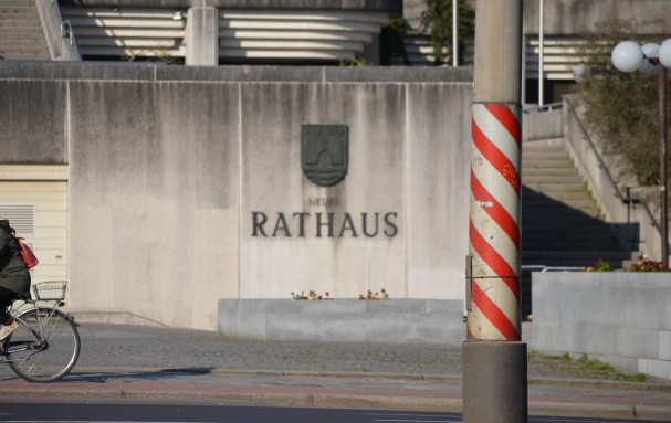 rotweiss-rathaus-radhaelfte.jpg