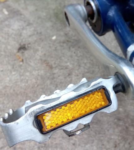 rueckstrahler_pedal.jpg