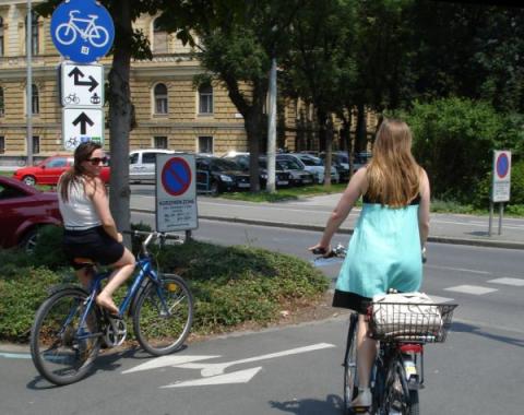 wegweisunggirlskl.jpg