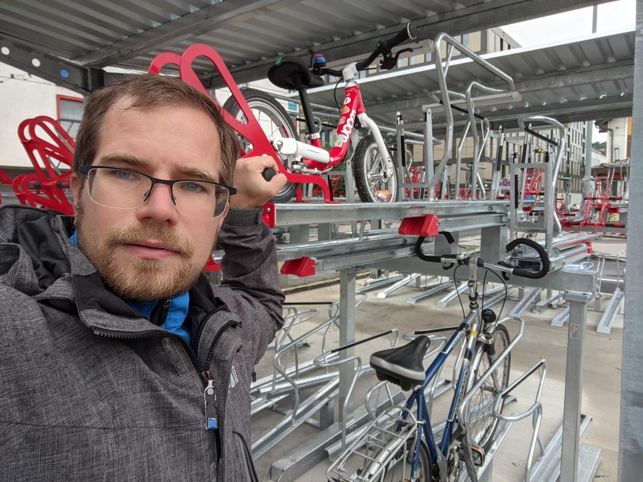 Handhabung Radabstellanlage Mühlkreisbahnhof