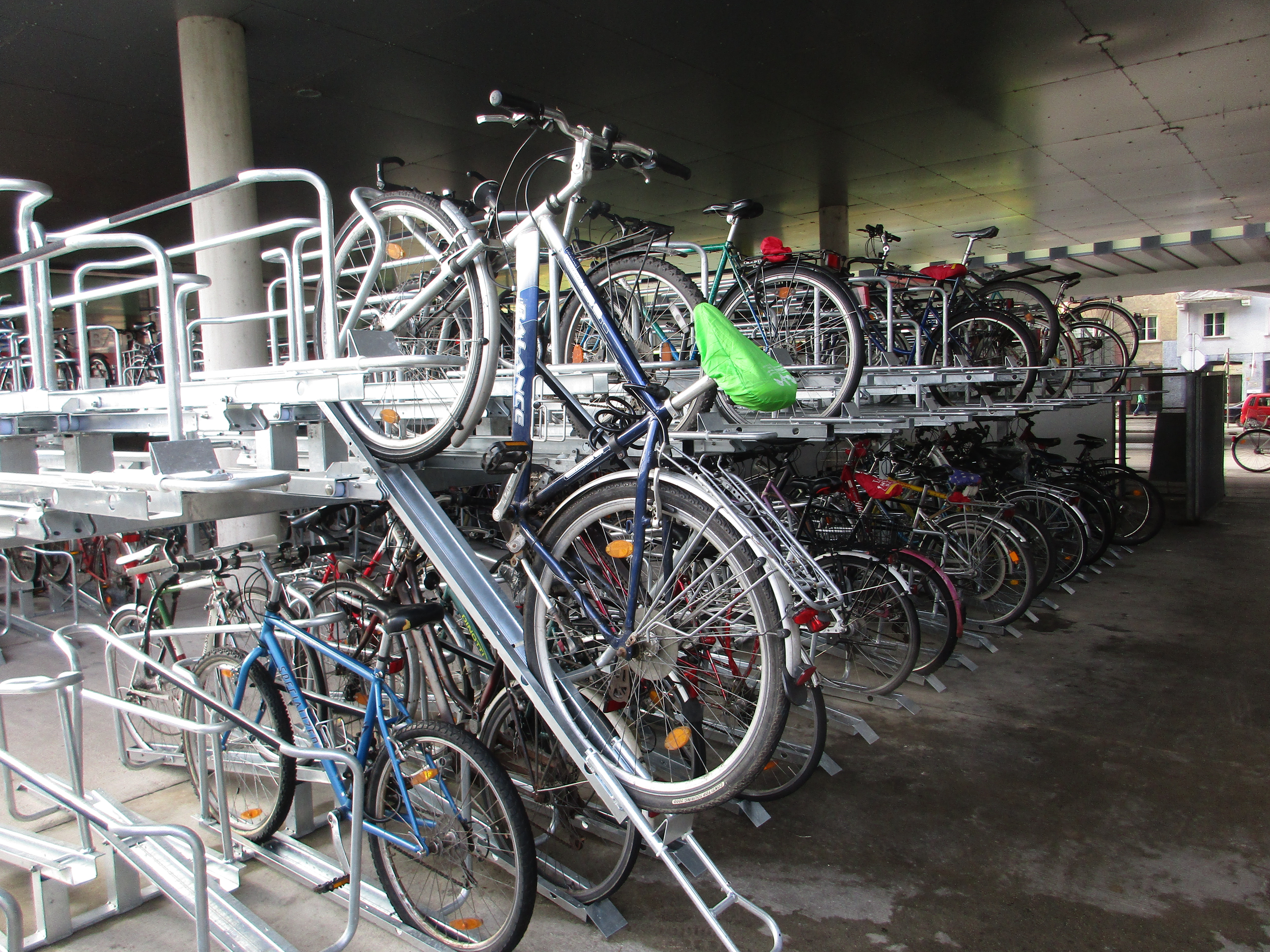 Plus Minus Abstellanlagen Hauptbahnhof, Innsbruck